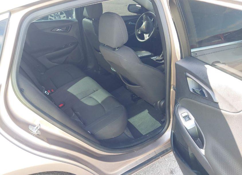Photo 8 of 2019 Chevrolet Malibu LT (VIN 1G1ZD5STXKF149301)