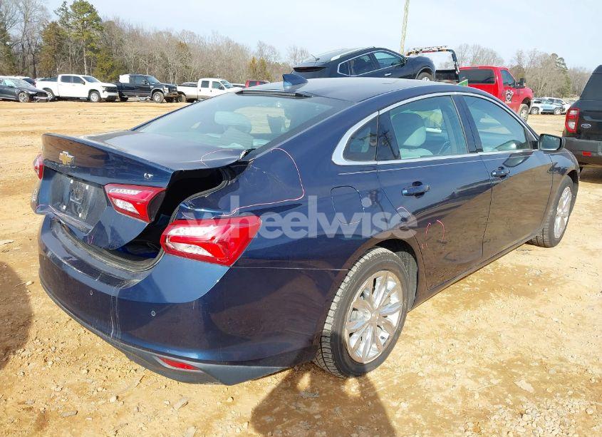 Photo 4 of 2019 Chevrolet Malibu LT (VIN 1G1ZD5STXKF153137)