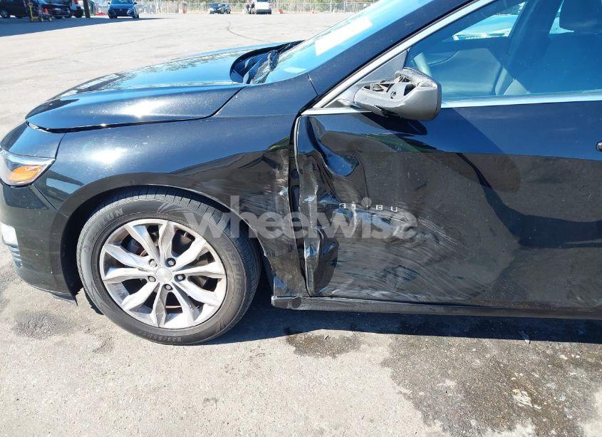 Photo 6 of 2019 Chevrolet Malibu LT (VIN 1G1ZD5STXKF159567)