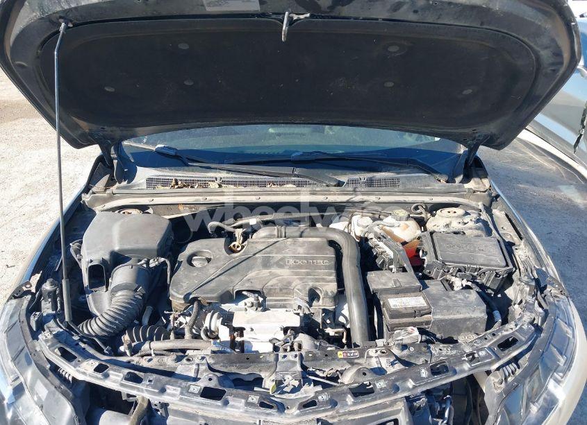 Photo 10 of 2019 Chevrolet Malibu LT (VIN 1G1ZD5STXKF161979)