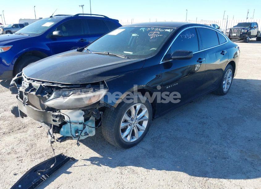 Photo 2 of 2019 Chevrolet Malibu LT (VIN 1G1ZD5STXKF161979)