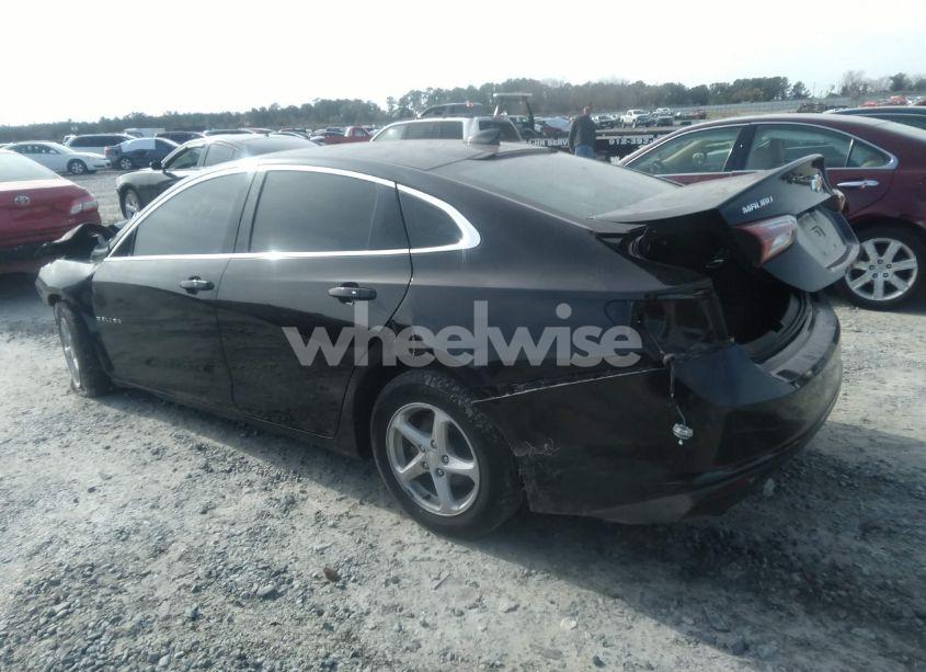 Photo 3 of 2019 Chevrolet Malibu LT (VIN 1G1ZD5STXKF162579)