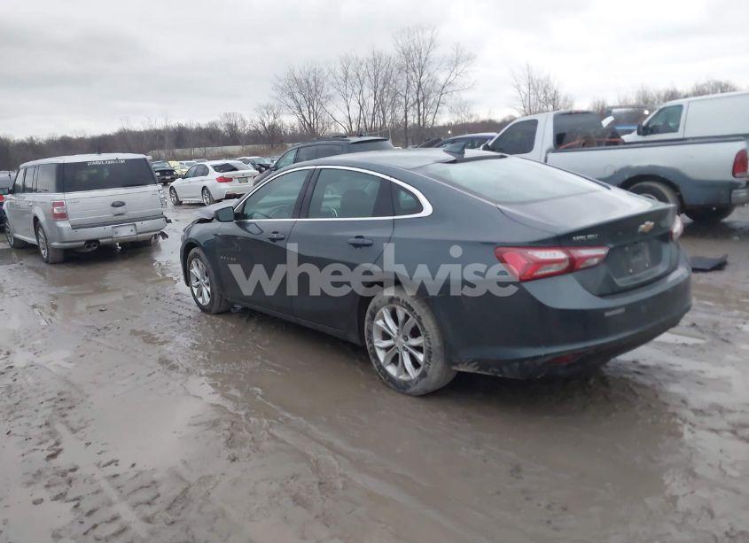 Photo 3 of 2019 Chevrolet Malibu LT (VIN 1G1ZD5STXKF162811)
