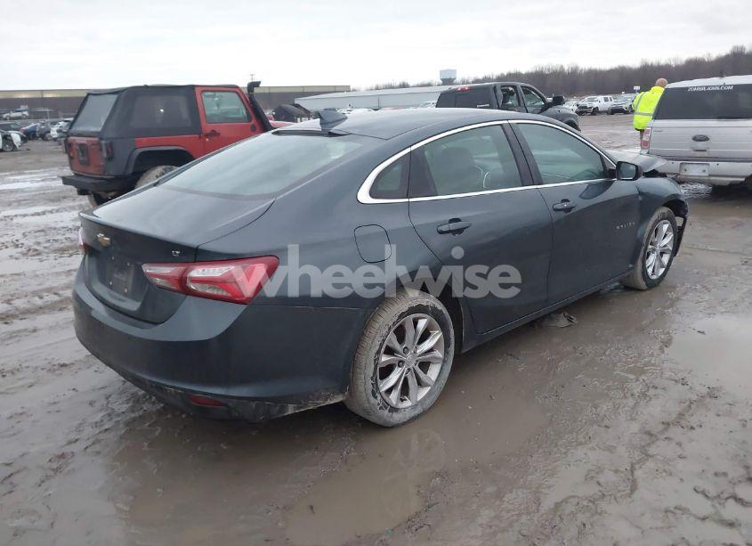 Photo 4 of 2019 Chevrolet Malibu LT (VIN 1G1ZD5STXKF162811)