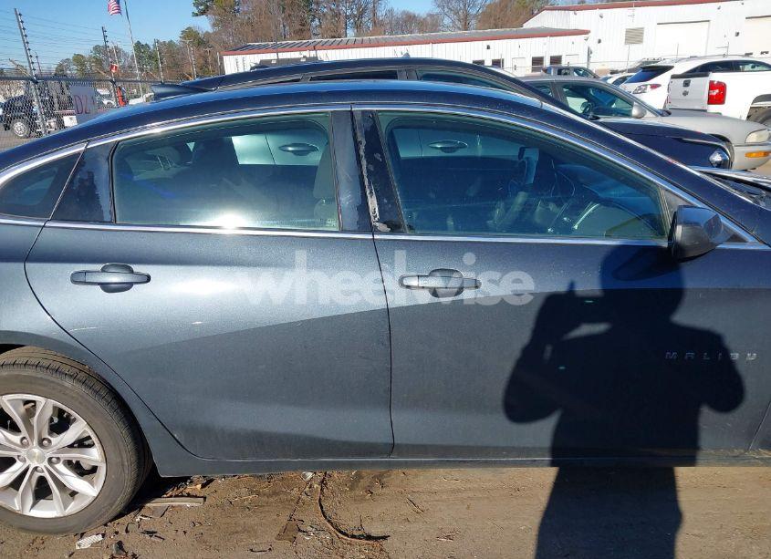 Photo 13 of 2019 Chevrolet Malibu LT (VIN 1G1ZD5STXKF177776)