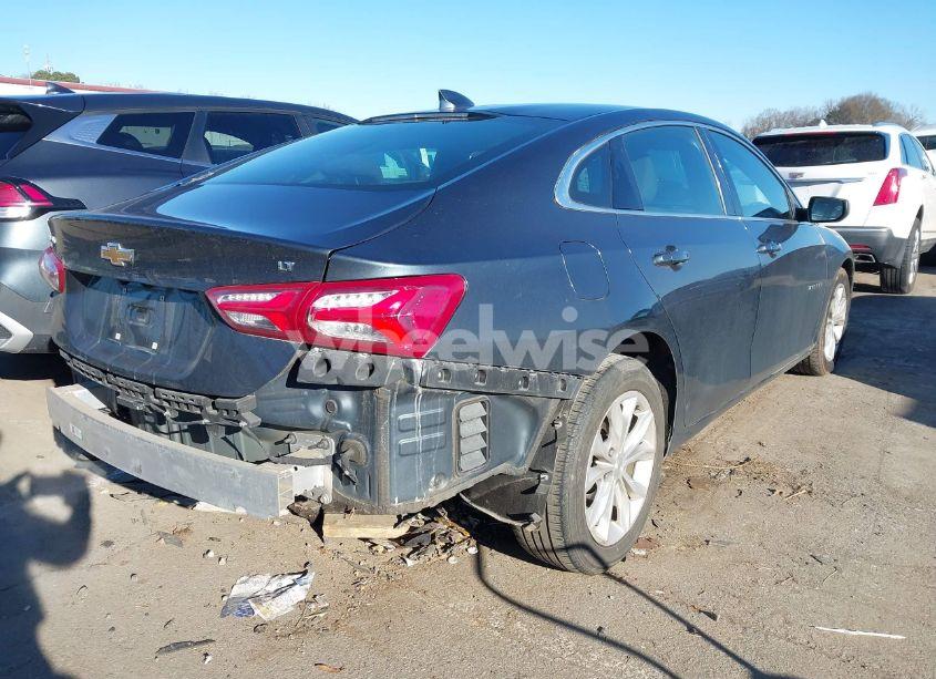 Photo 4 of 2019 Chevrolet Malibu LT (VIN 1G1ZD5STXKF177776)