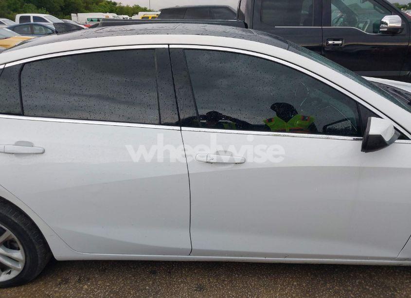Photo 13 of 2019 Chevrolet Malibu LT (VIN 1G1ZD5STXKF180483)