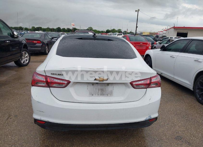 Photo 6 of 2019 Chevrolet Malibu LT (VIN 1G1ZD5STXKF180483)
