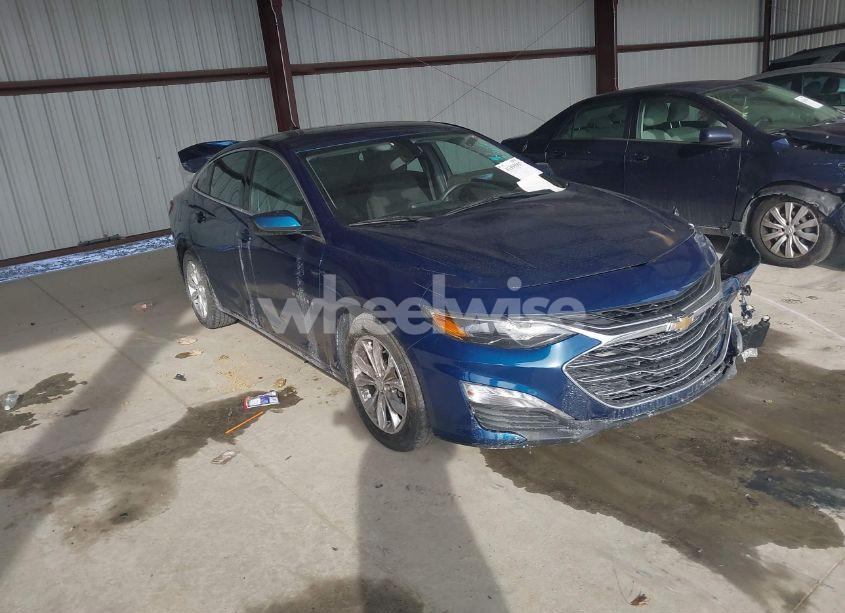 2019 Chevrolet Malibu LT (VIN 1G1ZD5STXKF193783) main photo