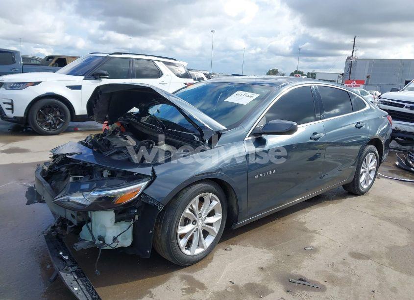 Photo 2 of 2020 Chevrolet Malibu FWD LT (VIN 1G1ZD5STXLF007919)