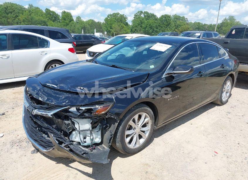 Photo 2 of 2020 Chevrolet Malibu FWD LT (VIN 1G1ZD5STXLF011419)