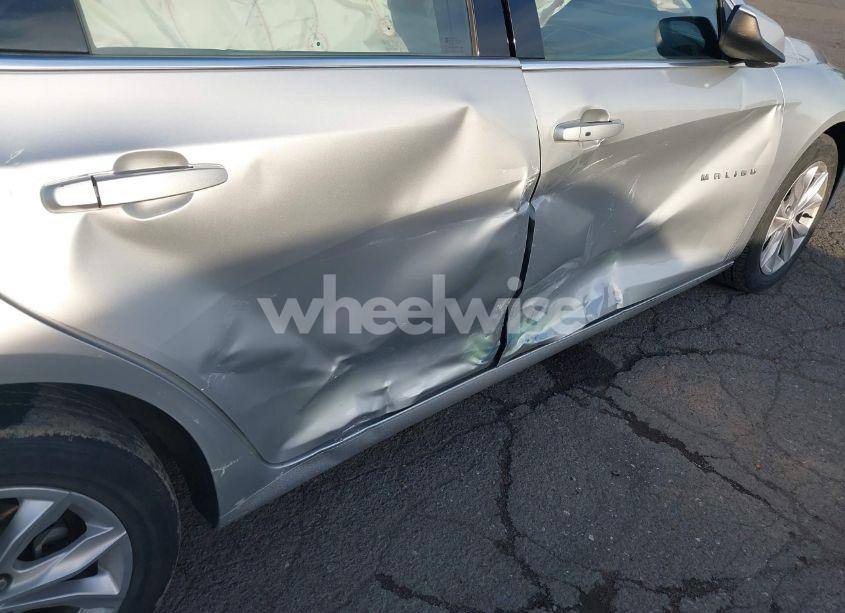 Photo 6 of 2020 Chevrolet Malibu FWD LT (VIN 1G1ZD5STXLF017527)