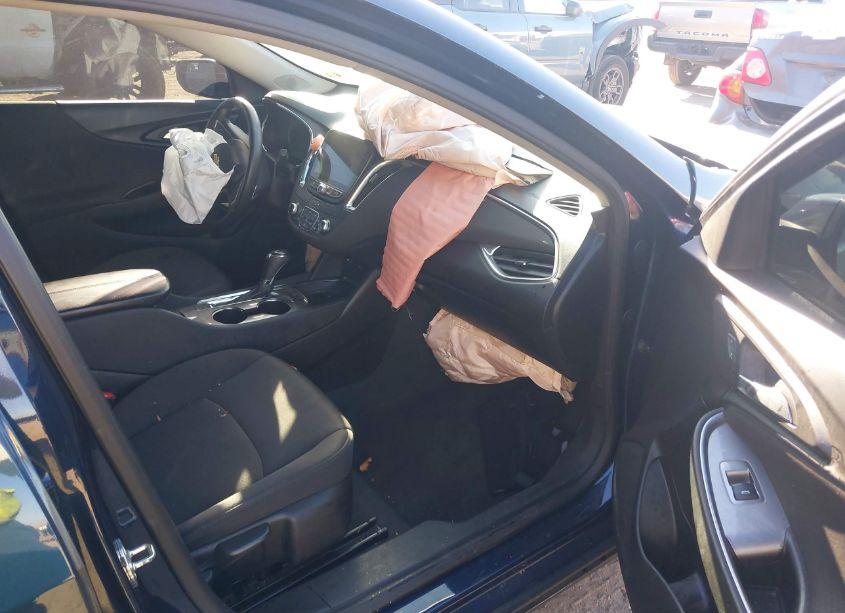 Photo 5 of 2020 Chevrolet Malibu FWD LT (VIN 1G1ZD5STXLF025711)