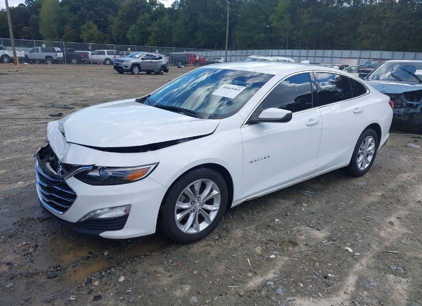 Photo 2 of 2020 Chevrolet Malibu FWD LT (VIN 1G1ZD5STXLF032335)