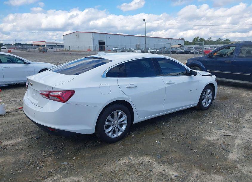 Photo 4 of 2020 Chevrolet Malibu FWD LT (VIN 1G1ZD5STXLF032335)