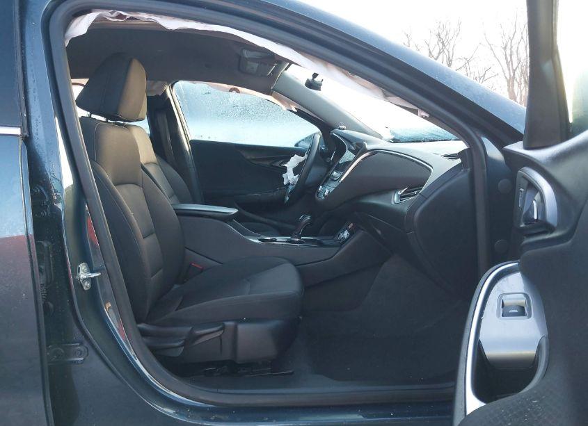 Photo 5 of 2020 Chevrolet Malibu FWD LT (VIN 1G1ZD5STXLF054979)