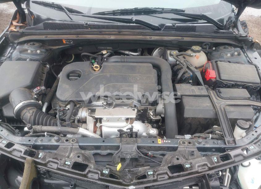 Photo 10 of 2020 Chevrolet Malibu FWD LT (VIN 1G1ZD5STXLF055548)