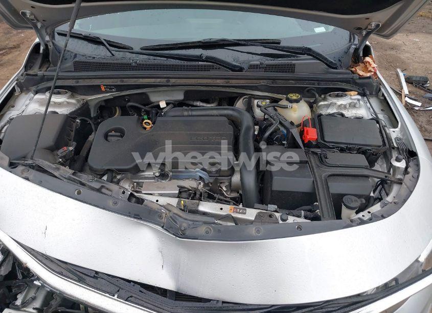 Photo 10 of 2020 Chevrolet Malibu FWD LT (VIN 1G1ZD5STXLF090042)