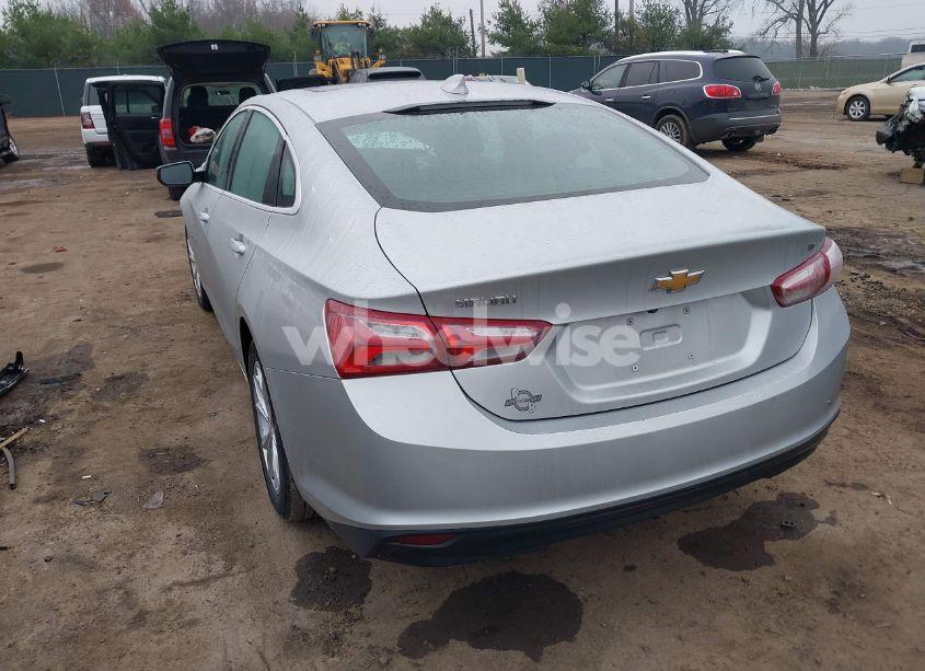 Photo 3 of 2020 Chevrolet Malibu FWD LT (VIN 1G1ZD5STXLF090042)