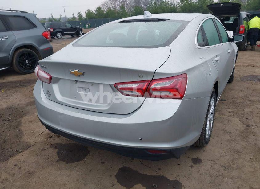 Photo 4 of 2020 Chevrolet Malibu FWD LT (VIN 1G1ZD5STXLF090042)