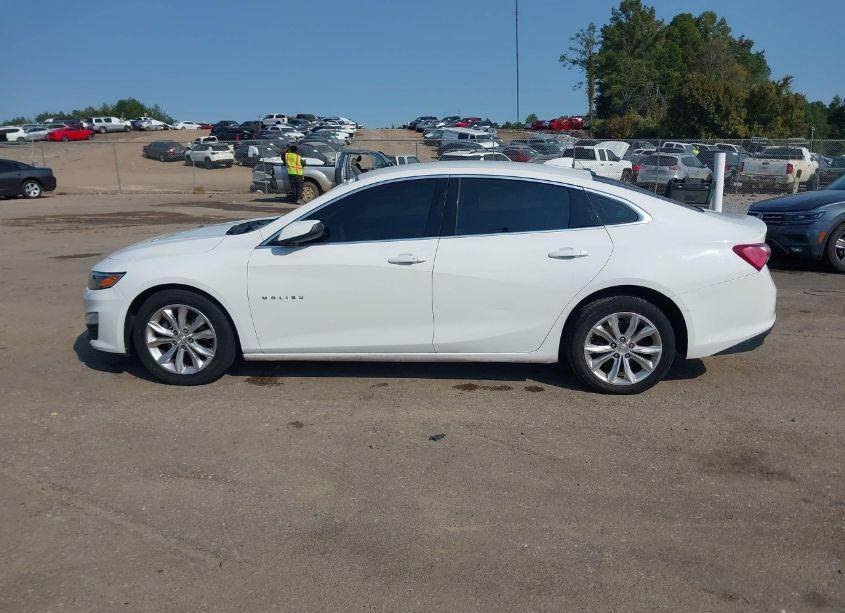 Photo 14 of 2020 Chevrolet Malibu FWD LT (VIN 1G1ZD5STXLF094186)