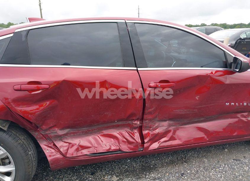 Photo 6 of 2020 Chevrolet Malibu FWD LT (VIN 1G1ZD5STXLF105350)