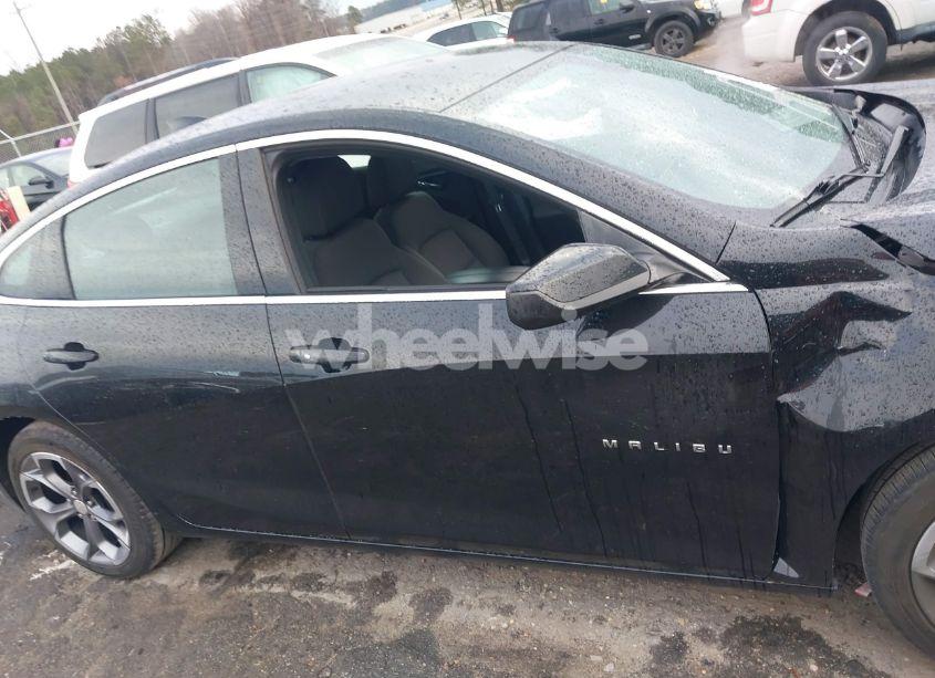 Photo 13 of 2020 Chevrolet Malibu FWD LT (VIN 1G1ZD5STXLF107163)