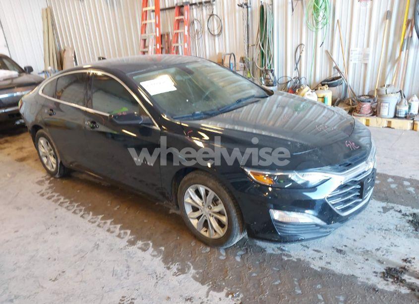 2020 Chevrolet Malibu FWD LT (VIN 1G1ZD5STXLF118728) main photo