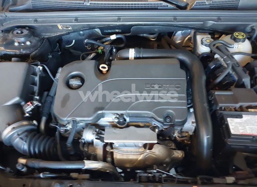 Photo 10 of 2020 Chevrolet Malibu FWD LT (VIN 1G1ZD5STXLF118728)