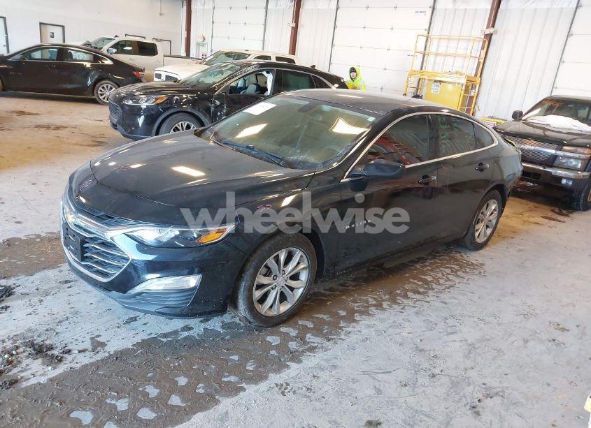 Photo 2 of 2020 Chevrolet Malibu FWD LT (VIN 1G1ZD5STXLF118728)