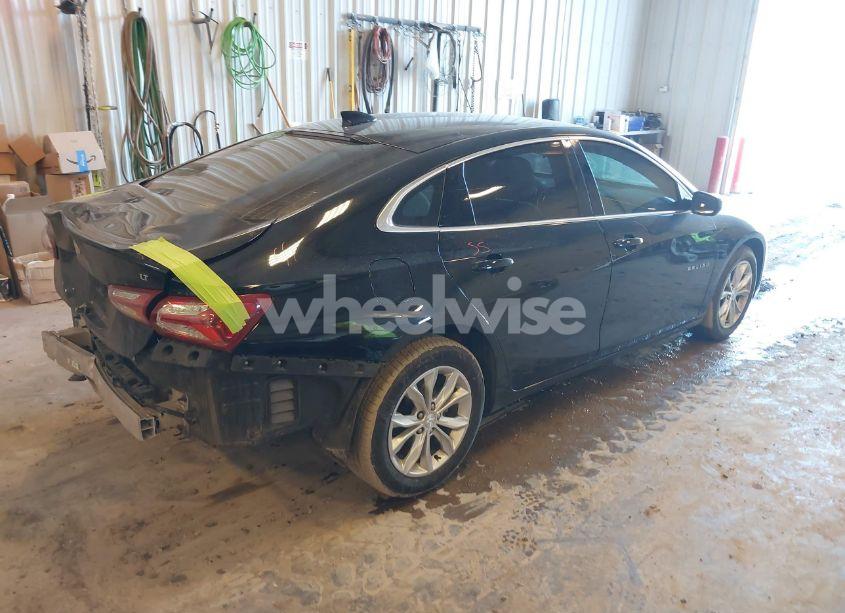 Photo 4 of 2020 Chevrolet Malibu FWD LT (VIN 1G1ZD5STXLF118728)