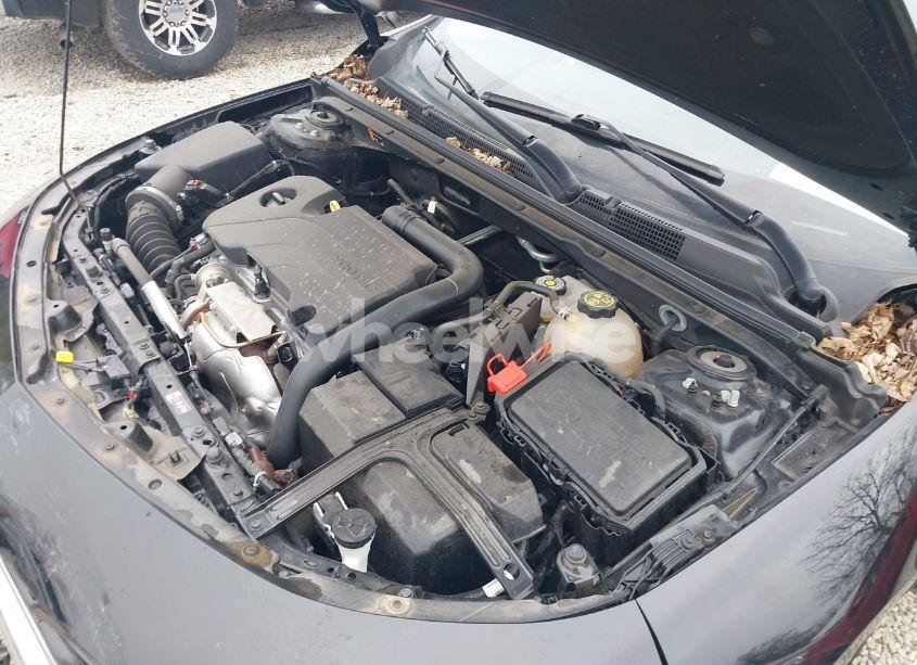 Photo 10 of 2020 Chevrolet Malibu FWD LT (VIN 1G1ZD5STXLF155651)