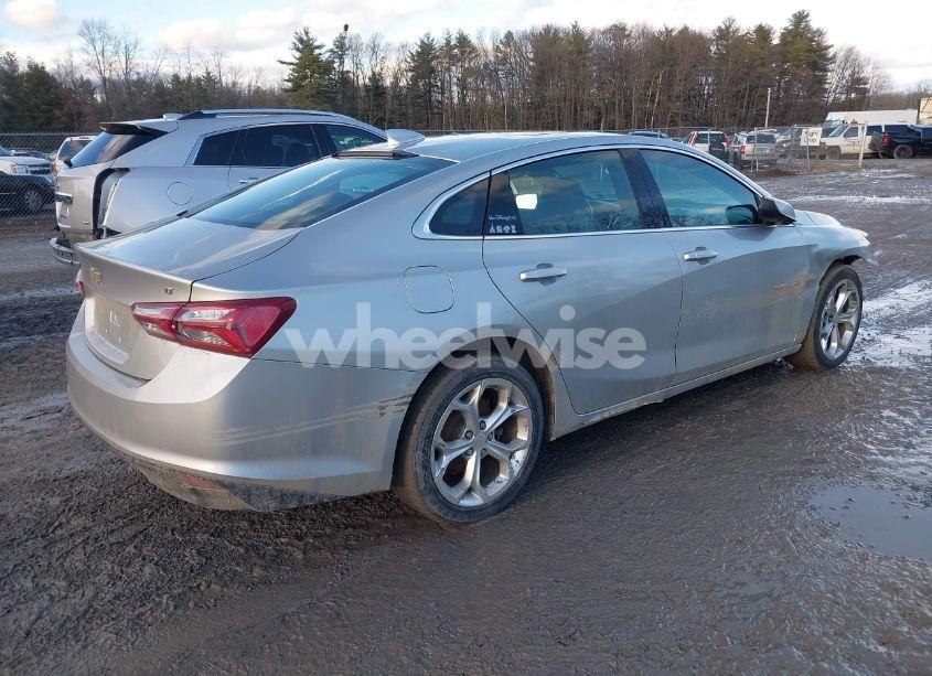 Photo 4 of 2021 Chevrolet Malibu FWD LT (VIN 1G1ZD5STXMF009283)
