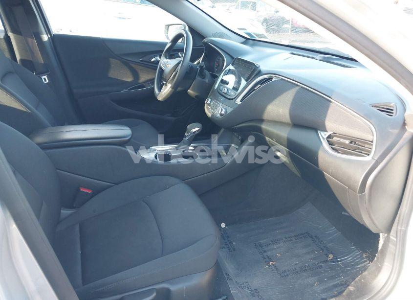 Photo 5 of 2021 Chevrolet Malibu FWD LT (VIN 1G1ZD5STXMF009283)
