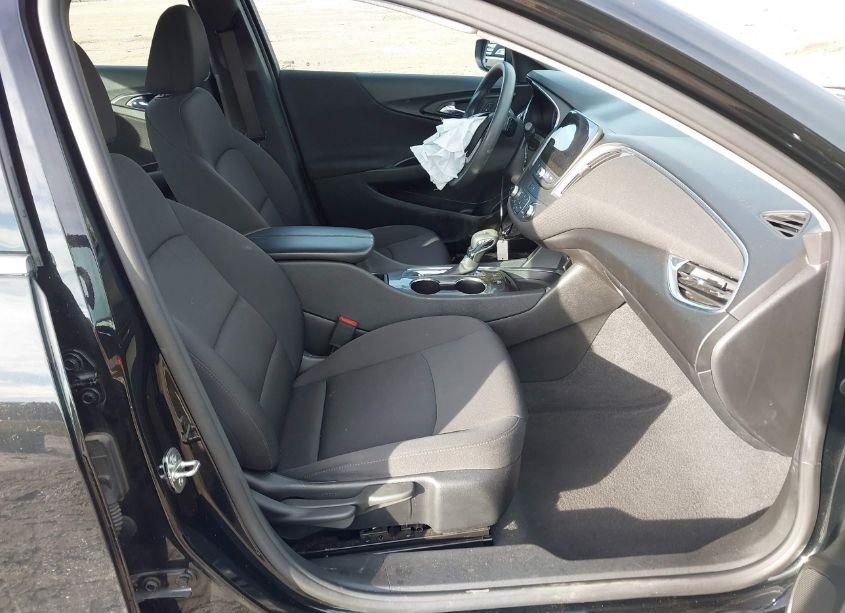 Photo 5 of 2021 Chevrolet Malibu FWD LT (VIN 1G1ZD5STXMF010093)