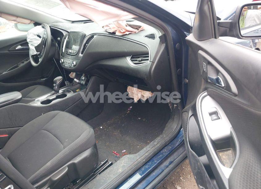 Photo 5 of 2021 Chevrolet Malibu FWD LT (VIN 1G1ZD5STXMF012314)