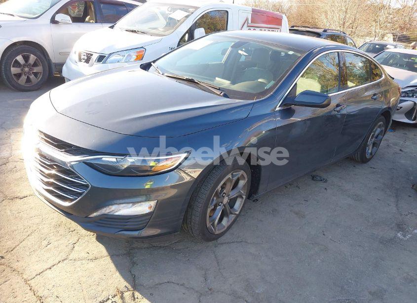 Photo 2 of 2021 Chevrolet Malibu FWD LT (VIN 1G1ZD5STXMF022499)