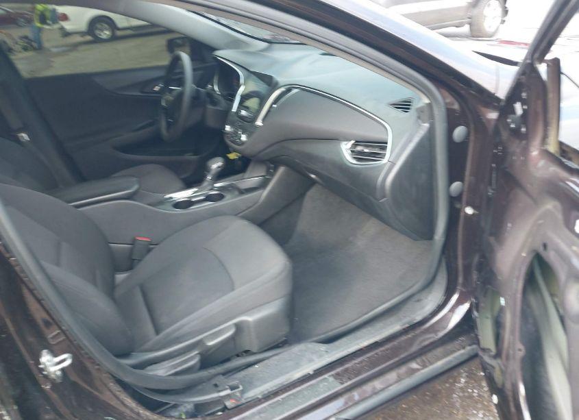 Photo 5 of 2021 Chevrolet Malibu FWD LT (VIN 1G1ZD5STXMF034412)