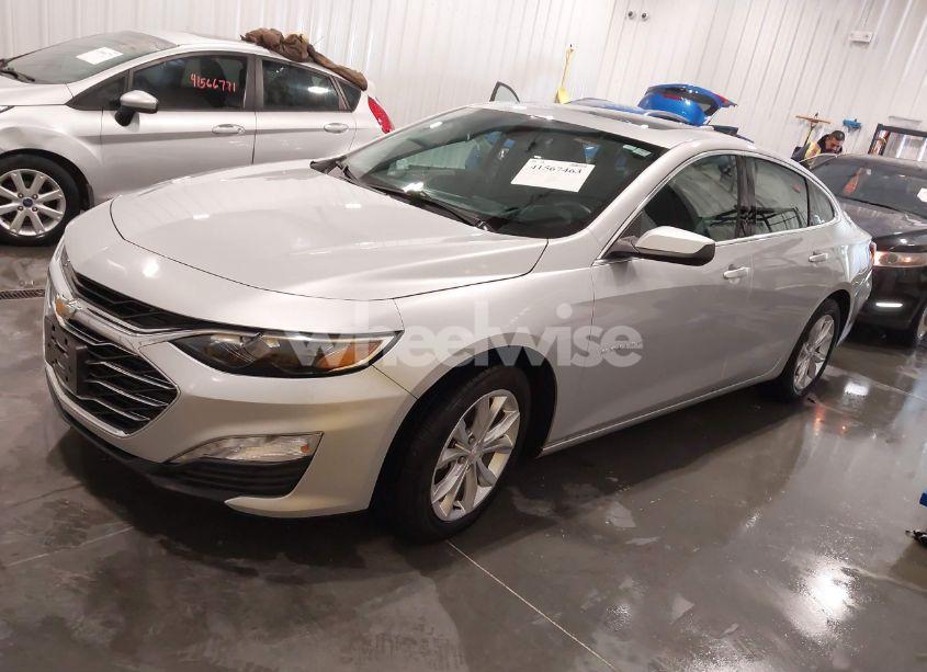 Photo 2 of 2021 Chevrolet Malibu FWD LT (VIN 1G1ZD5STXMF037200)