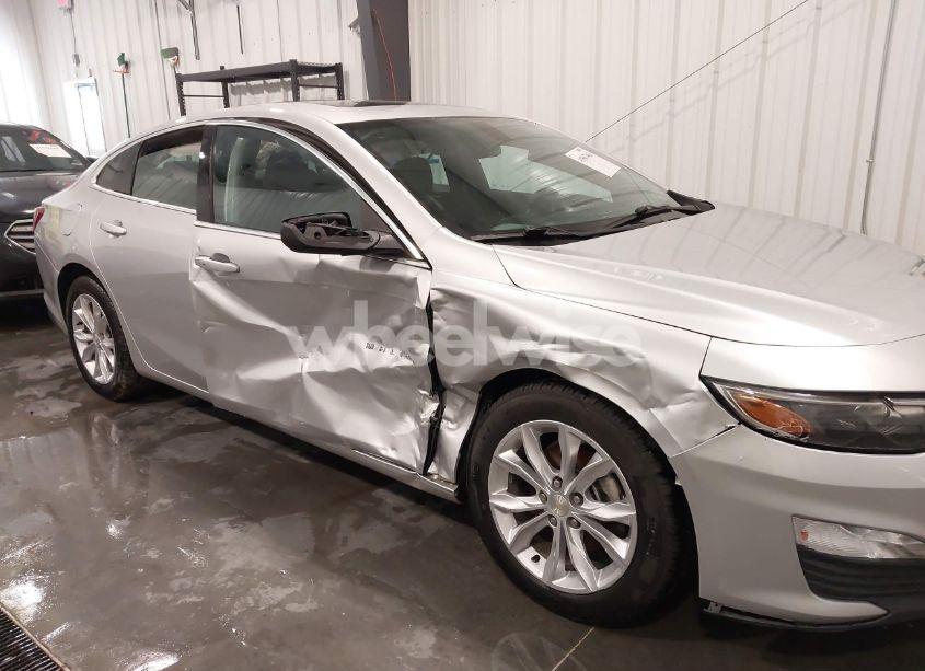 Photo 6 of 2021 Chevrolet Malibu FWD LT (VIN 1G1ZD5STXMF037200)