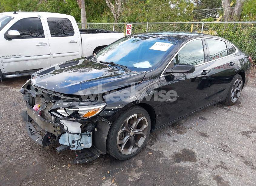 Photo 2 of 2021 Chevrolet Malibu FWD LT (VIN 1G1ZD5STXMF073257)