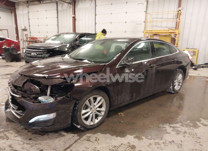 Photo 2 of 2021 Chevrolet Malibu FWD LT (VIN 1G1ZD5STXMF075770)