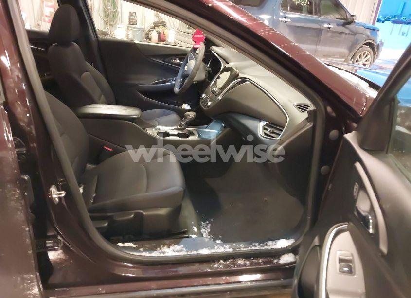 Photo 5 of 2021 Chevrolet Malibu FWD LT (VIN 1G1ZD5STXMF075770)