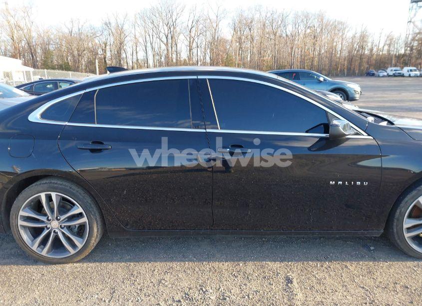 Photo 12 of 2022 Chevrolet Malibu FWD LT (VIN 1G1ZD5STXNF104282)