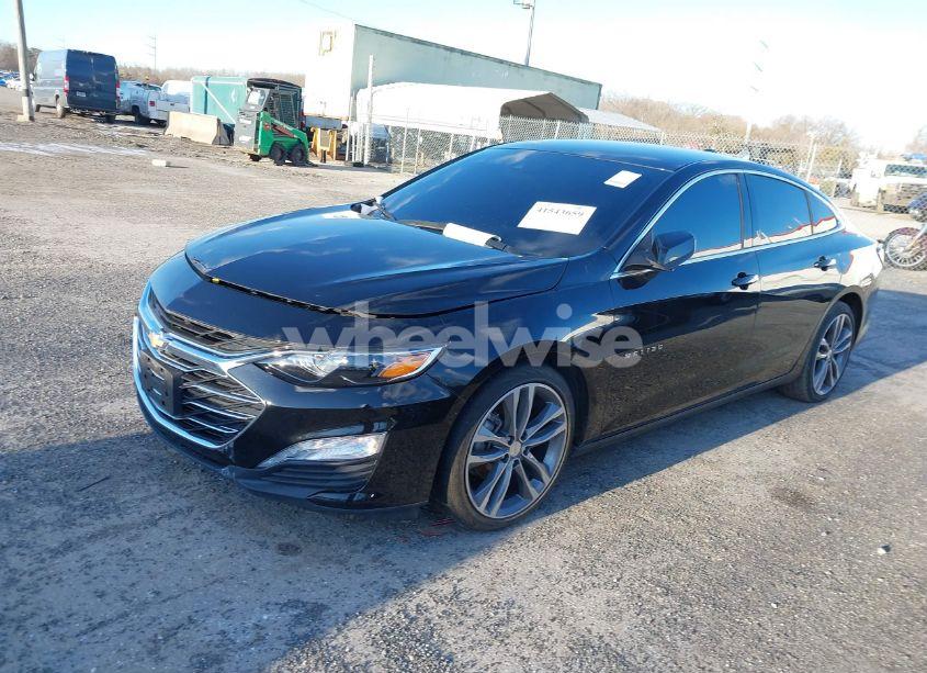 Photo 2 of 2022 Chevrolet Malibu FWD LT (VIN 1G1ZD5STXNF104282)
