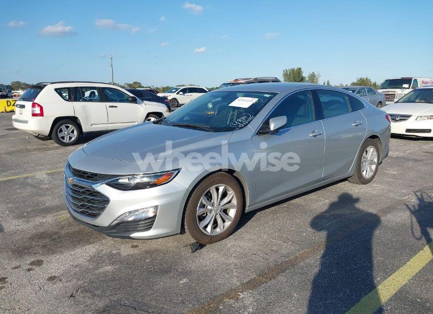 Photo 2 of 2022 Chevrolet Malibu FWD LT (VIN 1G1ZD5STXNF110258)