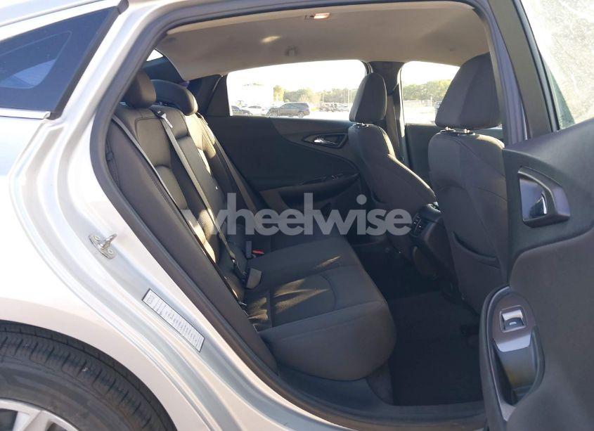 Photo 8 of 2022 Chevrolet Malibu FWD LT (VIN 1G1ZD5STXNF110258)