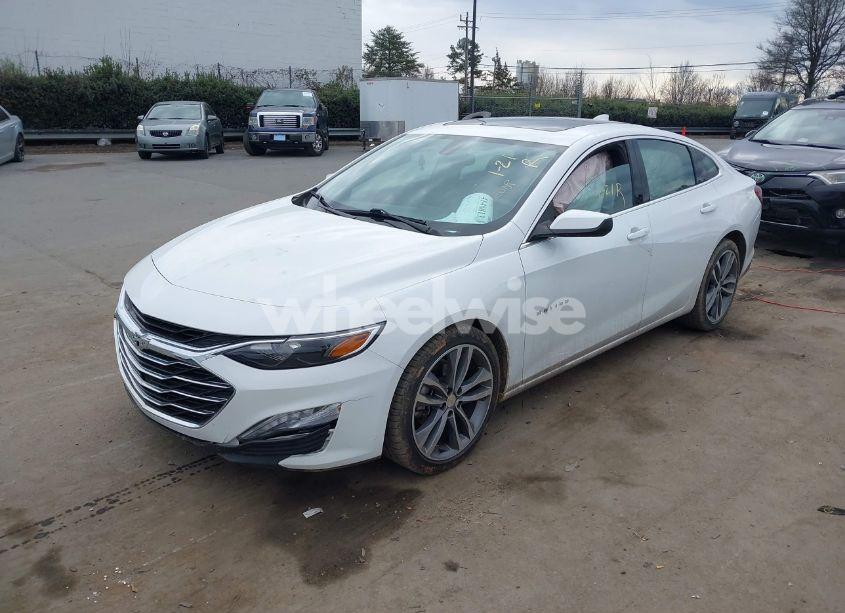 Photo 2 of 2022 Chevrolet Malibu FWD LT (VIN 1G1ZD5STXNF143096)