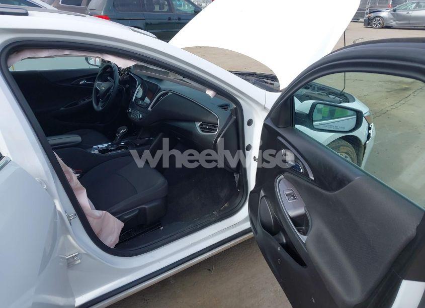 Photo 5 of 2022 Chevrolet Malibu FWD LT (VIN 1G1ZD5STXNF143096)