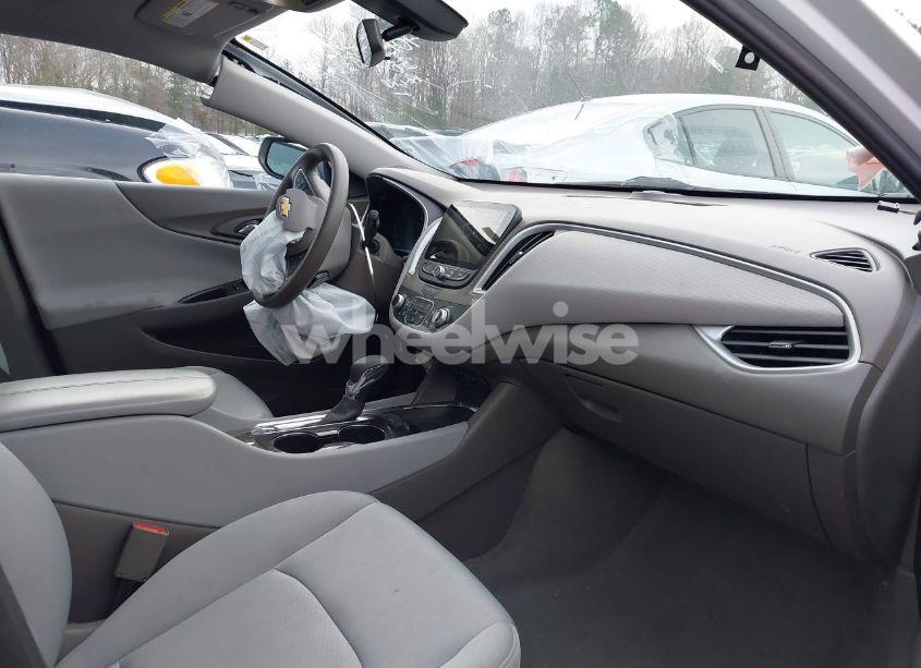 Photo 5 of 2022 Chevrolet Malibu FWD LT (VIN 1G1ZD5STXNF144331)